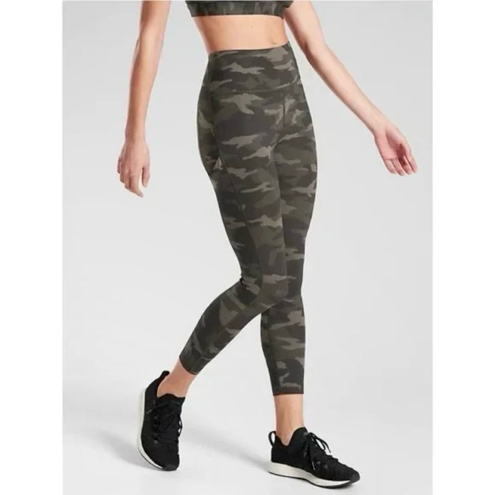 Athleta Ultimate Camo 7/8 Tight